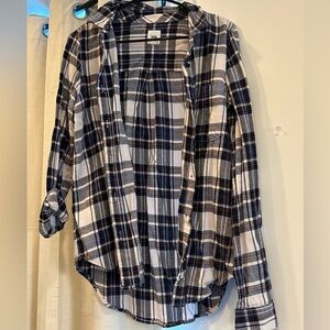 VANS women’s  Plaid Button-Up Shirt